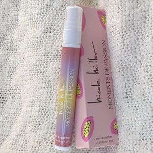 Nicole Miller Moments De Passion Travel Spray, 10ml/0.34fl oz